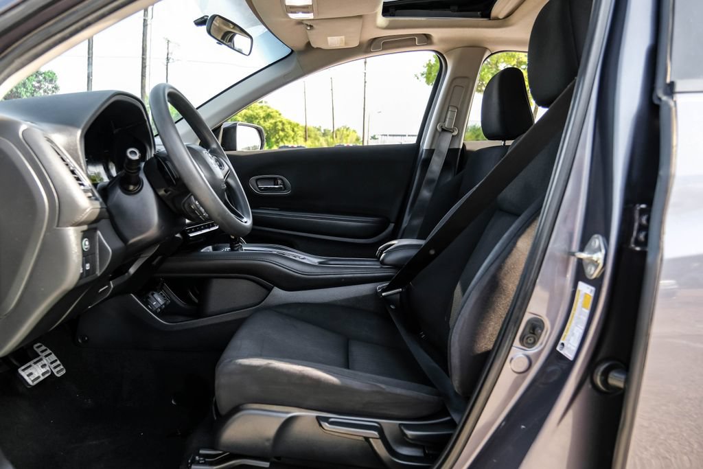 Used 2018 Honda HR-V EX image 36