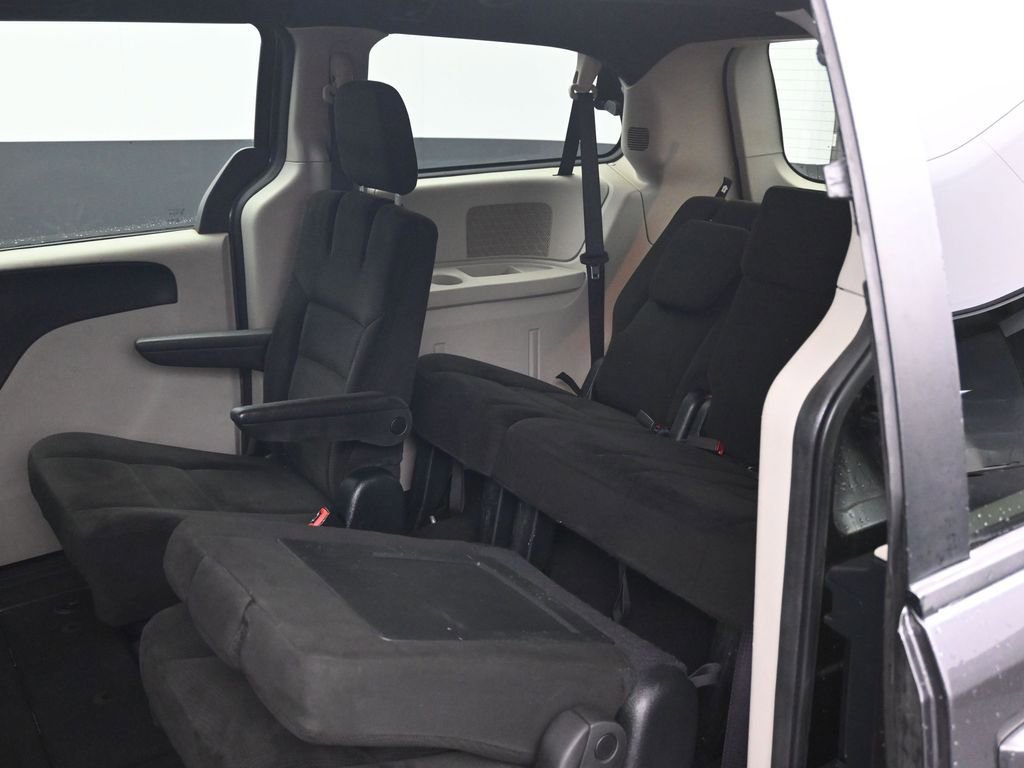 Used 2016 Dodge Grand Caravan SE image 24