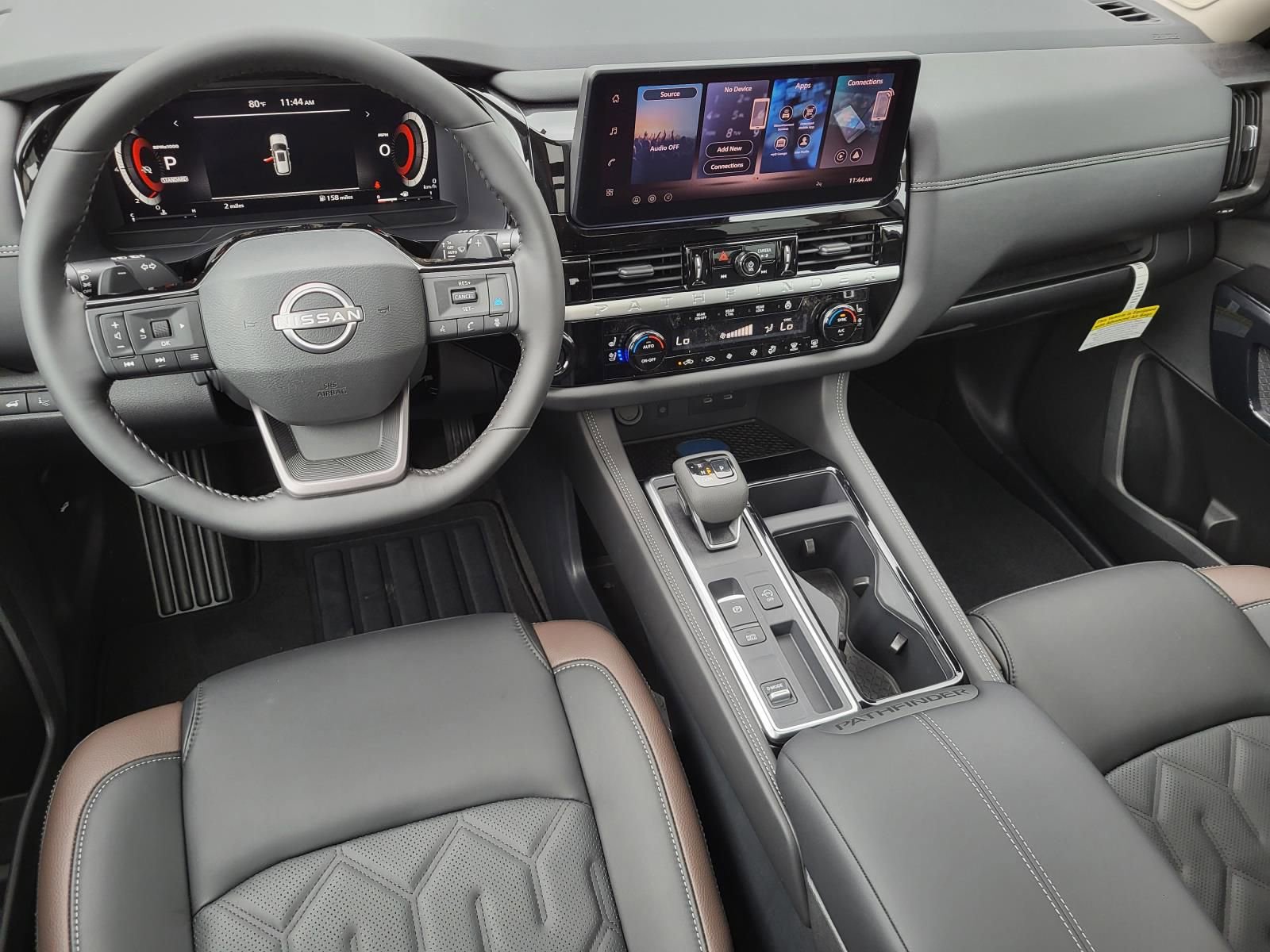 New 2026 Nissan Pathfinder Platinum FWD image 2