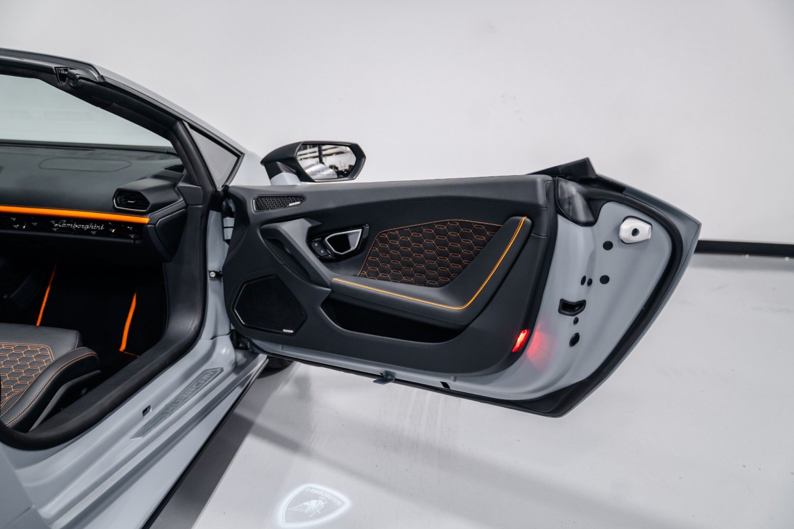 Used 2024 Lamborghini Huracan EVO AWD/4WD image 39