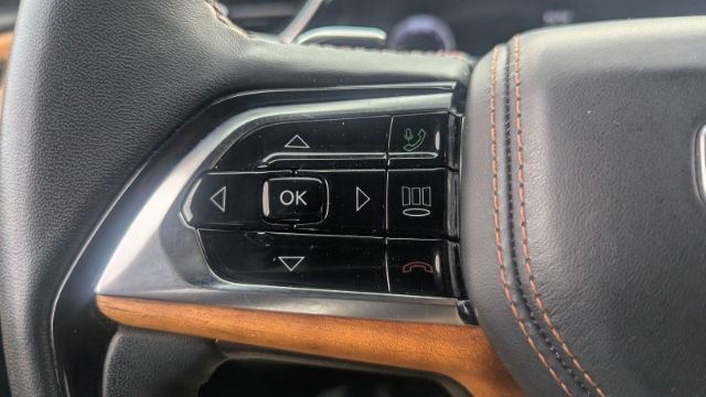 Used 2023 Jeep Grand Cherokee Summit AWD/4WD image 25
