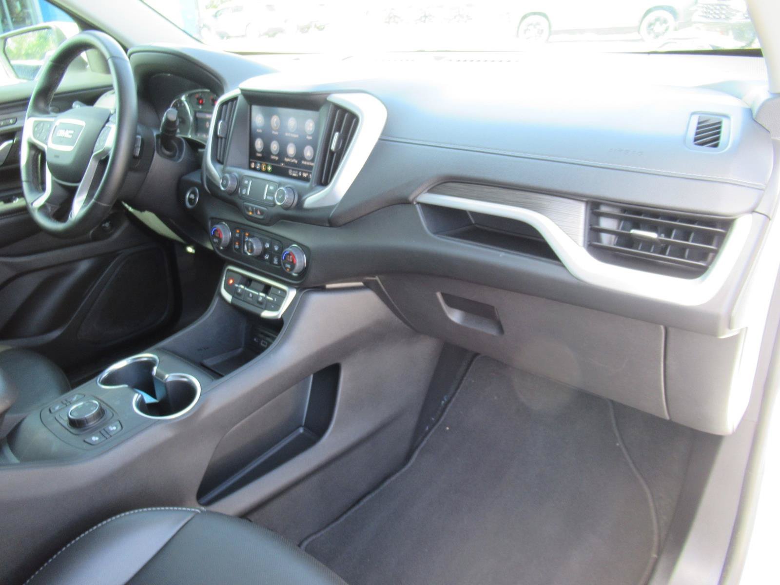 Used 2024 GMC Terrain SLT AWD/4WD image 12