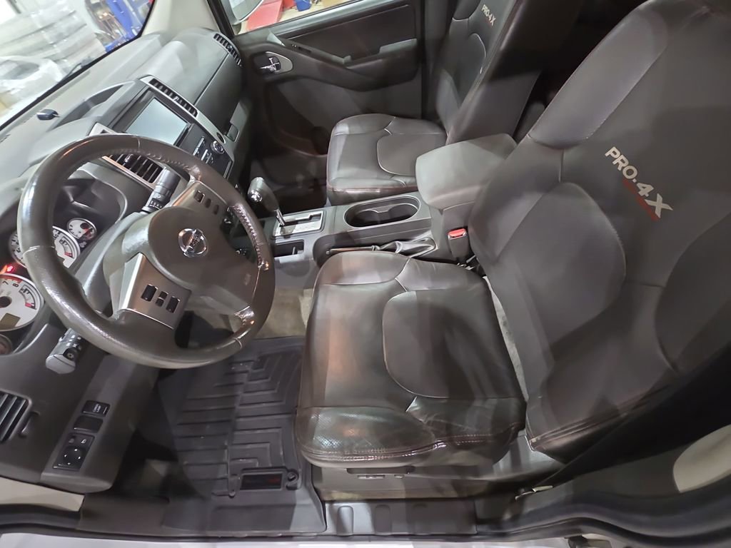 Used 2011 Nissan Frontier PRO-4X w/ Pro-4x Luxury Pkg image 16