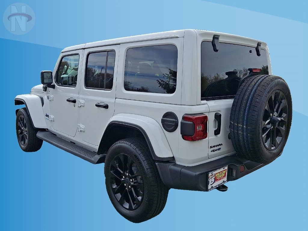 Used 2025 Jeep Wrangler Unlimited Sahara AWD/4WD image 11