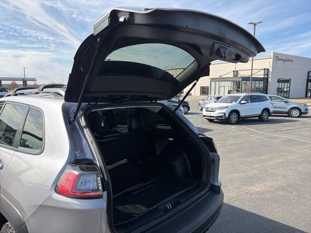 Used 2021 Jeep Cherokee Trailhawk image 32