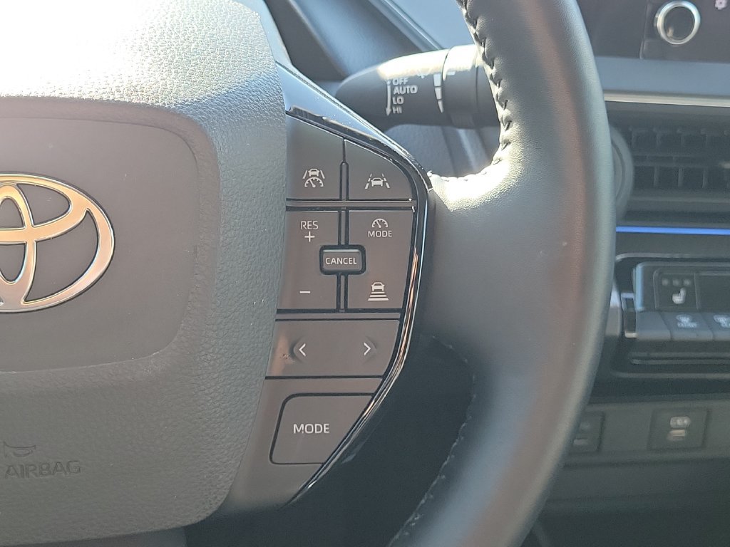 Used 2024 Toyota Prius XLE FWD image 22