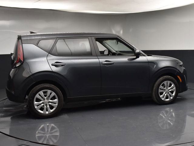 Used 2025 Kia Soul LX FWD image 6