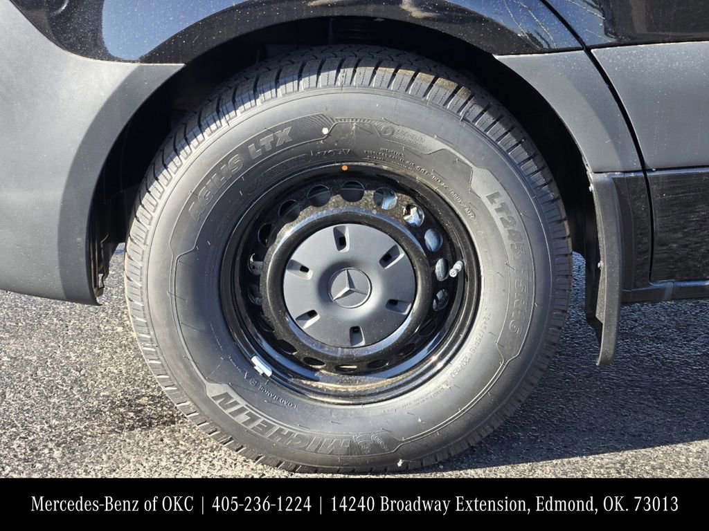 Used 2024 Mercedes-Benz eSprinter 170 Cargo image 11