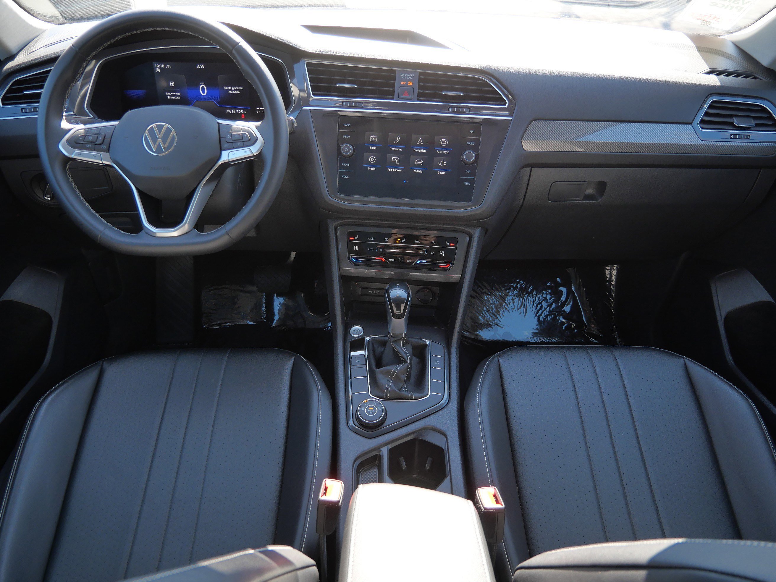 Certified 2022 Volkswagen Tiguan SE w/ Panoramic Sunroof Package image 10