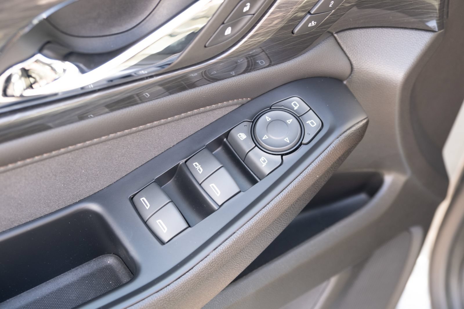 Used 2023 Chevrolet Traverse High Country AWD/4WD image 16