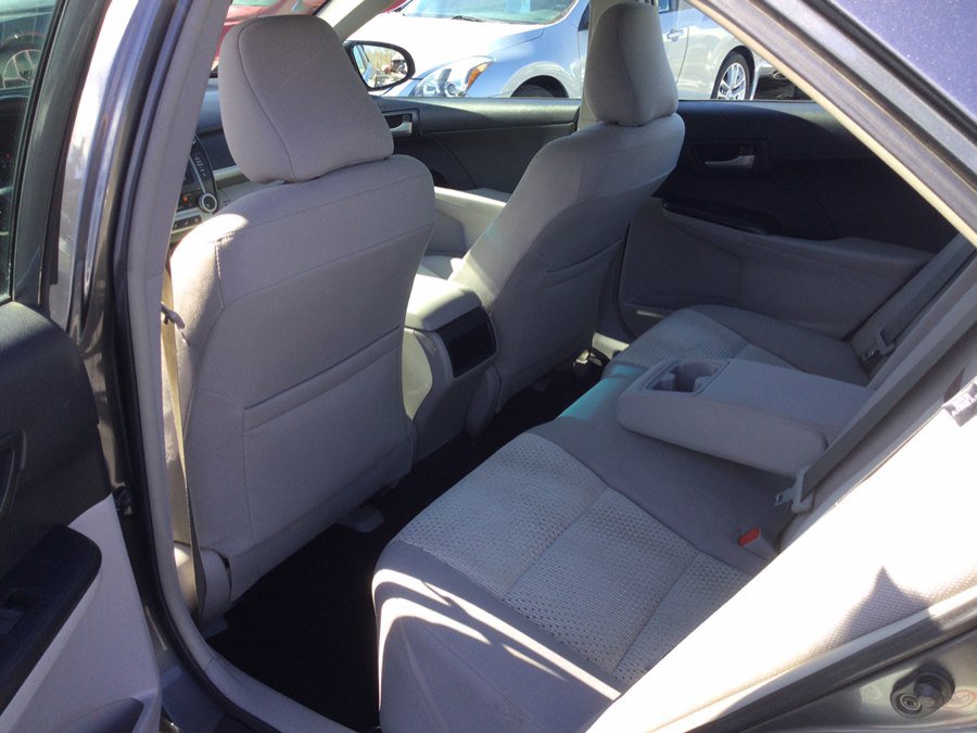 Used 2014 Toyota Camry LE image 11