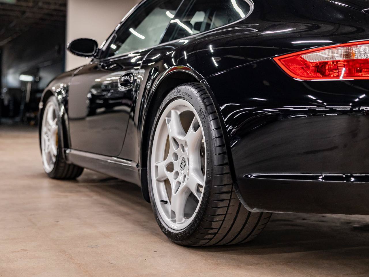 Used 2005 Porsche 911 Carrera S RWD image 36