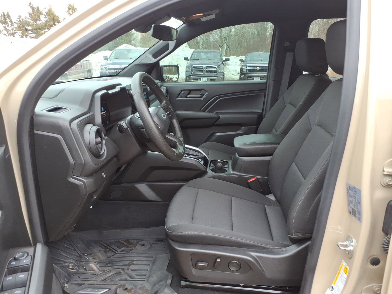 Used 2024 Chevrolet Colorado Trail Boss w/ Safety Package AWD/4WD image 10
