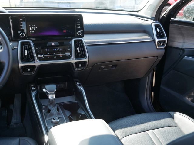 Used 2023 Kia Sorento EX w/ Panoramic Sunroof Package image 24