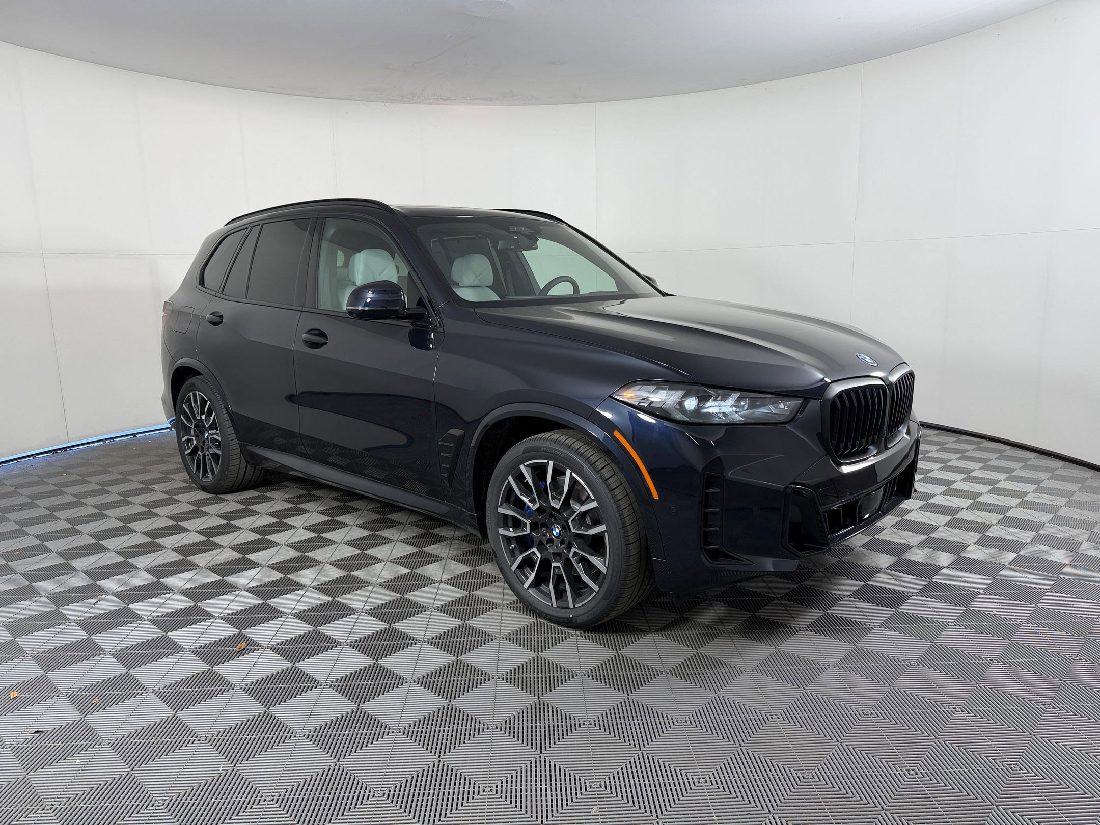 New 2026 BMW X5 xDrive50e w/ Executive Package image 7
