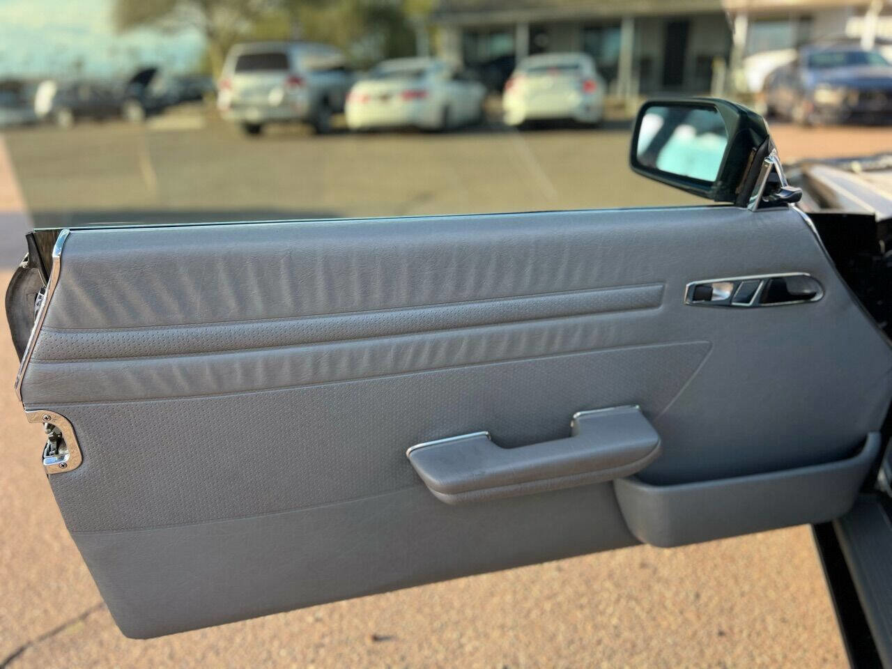 Used 1987 Mercedes-Benz 560 SL image 24