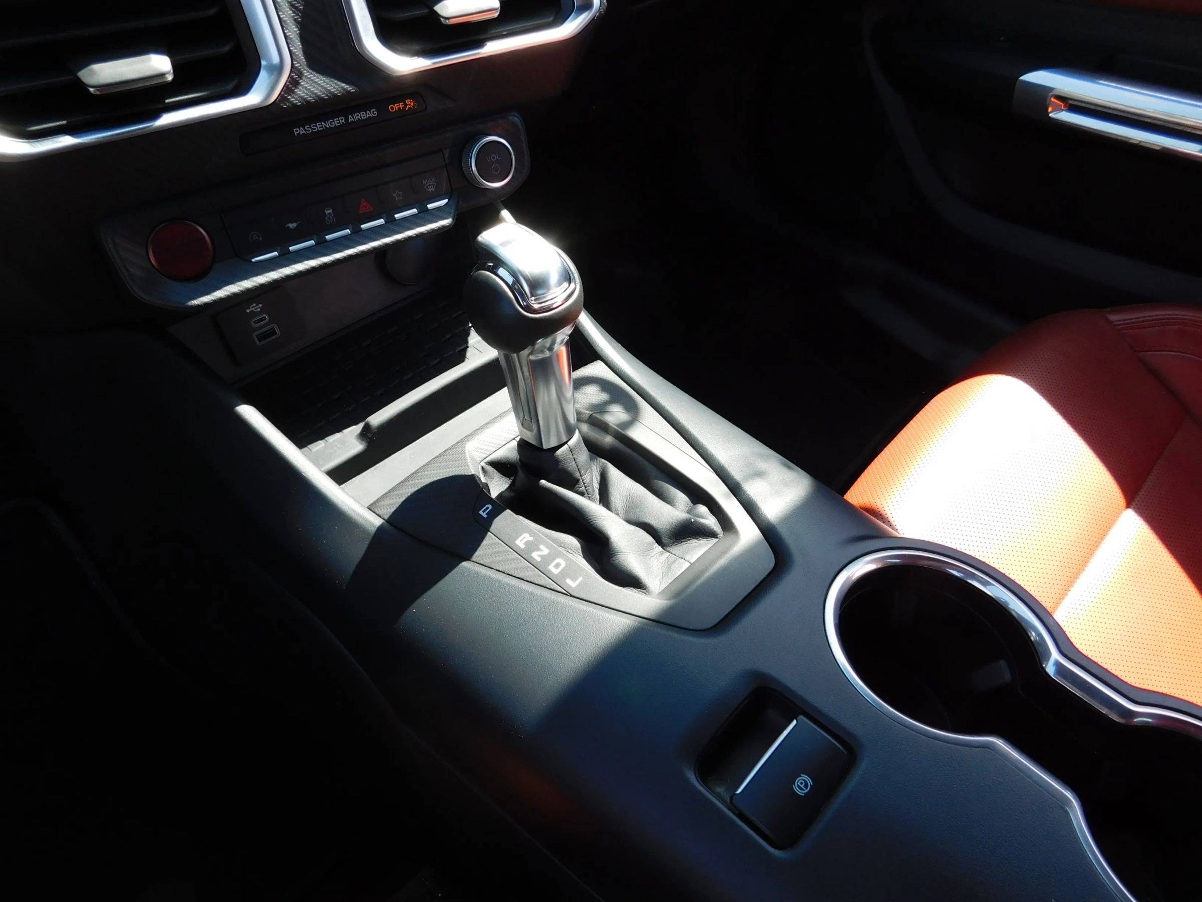 Used 2024 Ford Mustang Premium image 14