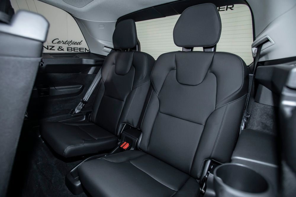 Used 2025 Volvo XC90 T8 Plus w/ Protection Package Premier image 21