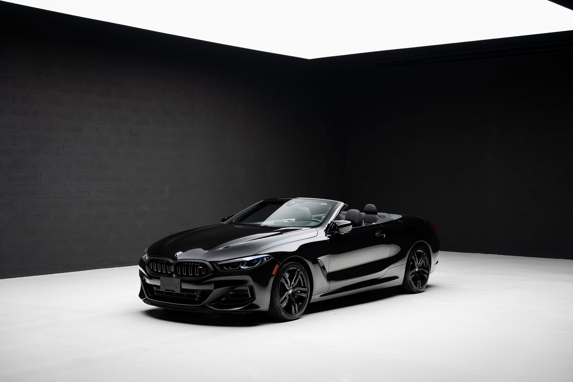 Used 2023 BMW M850i xDrive Convertible w/ M Sport Professional Package image 5