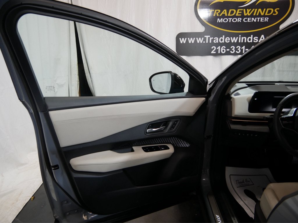 Used 2024 Nissan Ariya AWD image 11