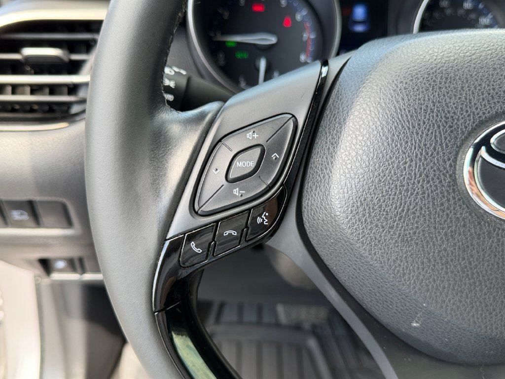 Used 2019 Toyota C-HR XLE FWD image 16