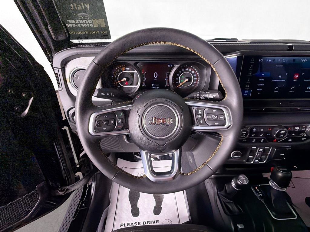 Used 2024 Jeep Wrangler Sahara image 11