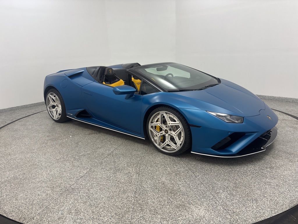 Used 2020 Lamborghini Huracan EVO RWD image 19