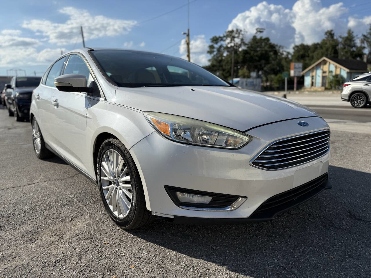 Used 2015 Ford Focus Titanium FWD image 9
