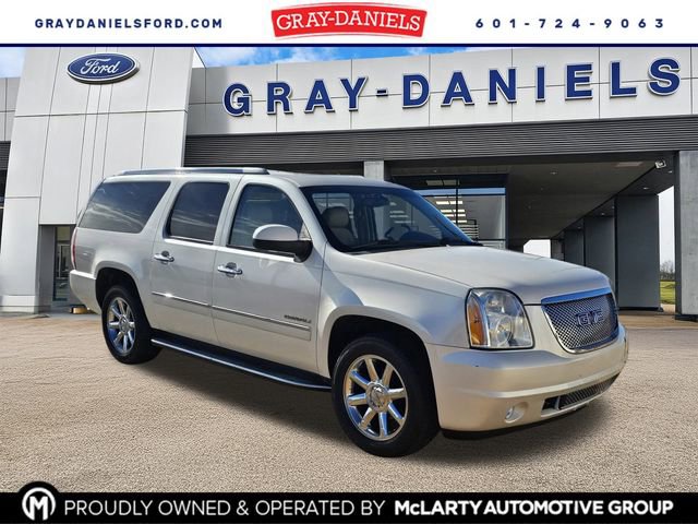 Used 2013 GMC Yukon XL Denali image 1
