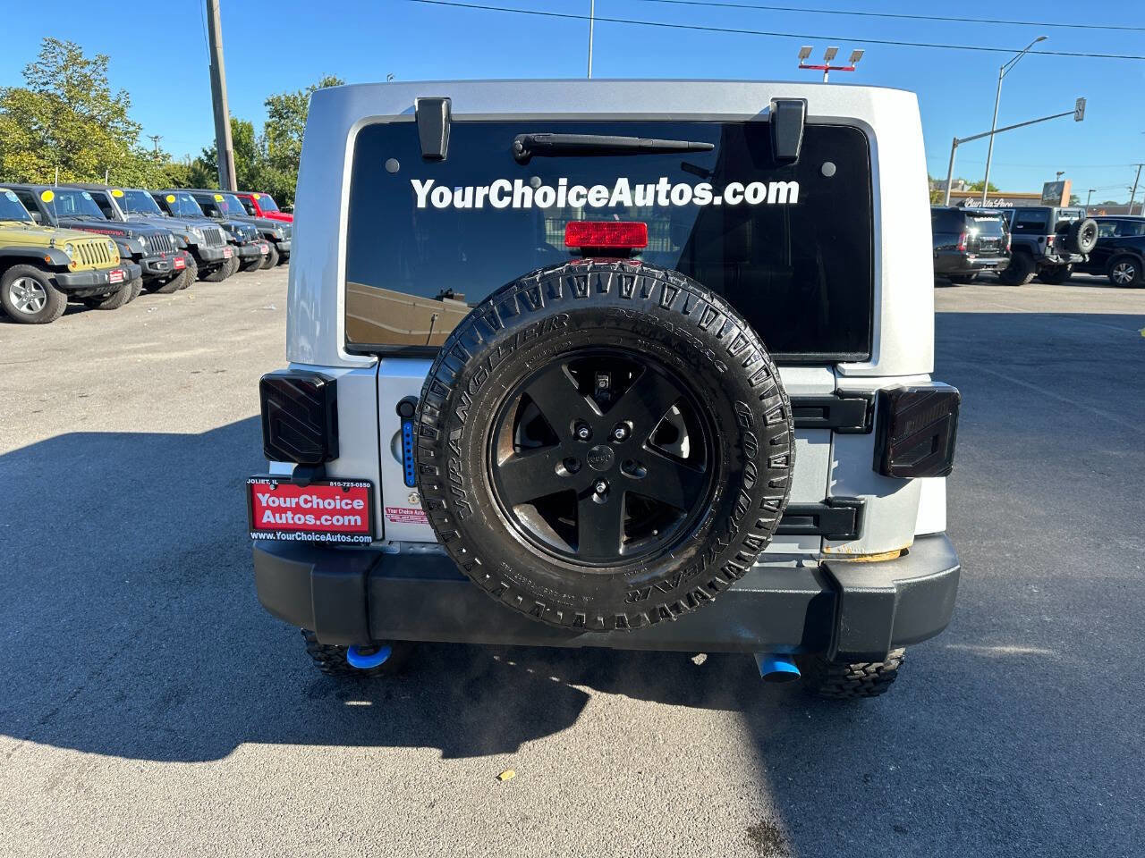 Used 2012 Jeep Wrangler Unlimited Sahara AWD/4WD image 4