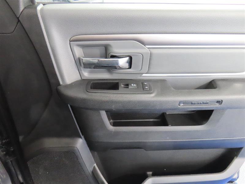 Used 2024 RAM 1500 Classic SLT AWD/4WD image 31