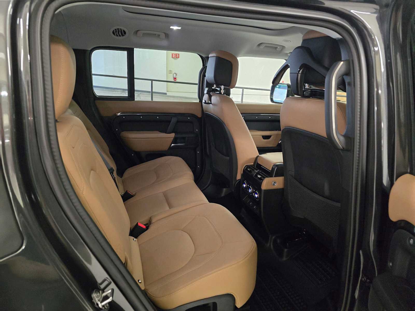 Used 2025 Land Rover Defender 130 S image 14