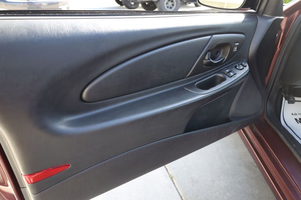 Used 2000 Chevrolet Monte Carlo SS w/ Preferred Equipment Group image 10