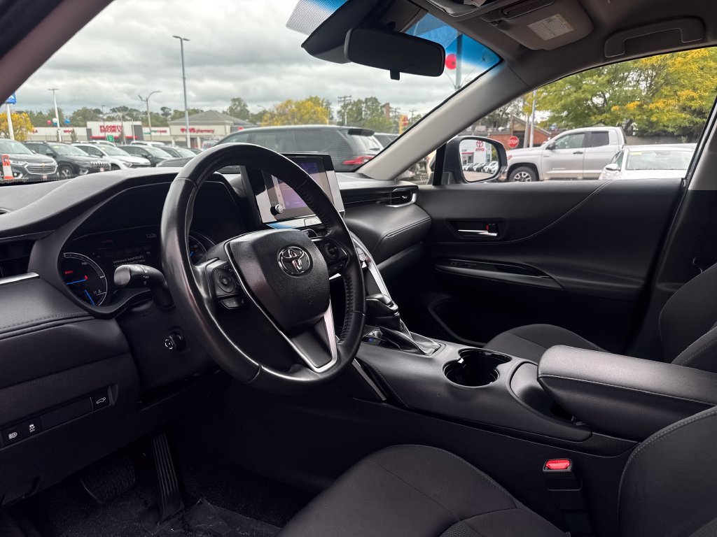 Used 2023 Toyota Venza LE AWD/4WD image 15