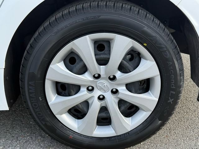 Certified 2024 Toyota Corolla LE image 31