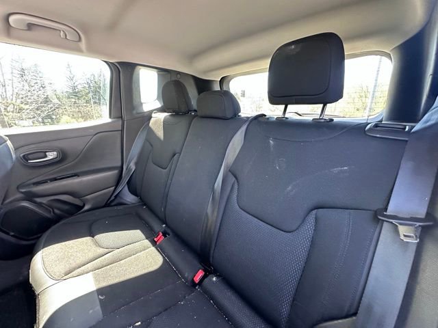 Used 2020 Jeep Renegade Altitude AWD/4WD image 11