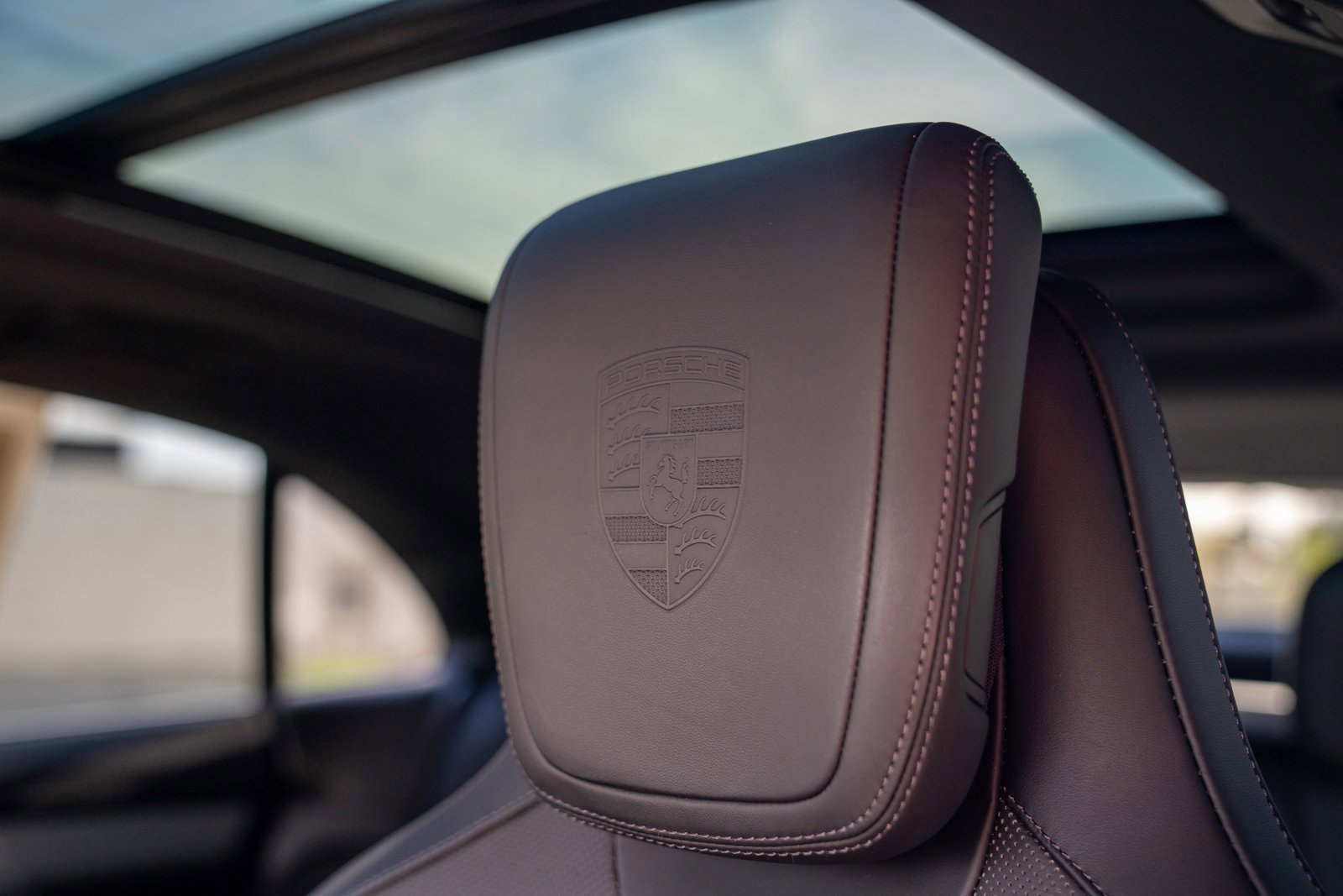 Certified 2025 Porsche Macan 4 Electric AWD/4WD image 13