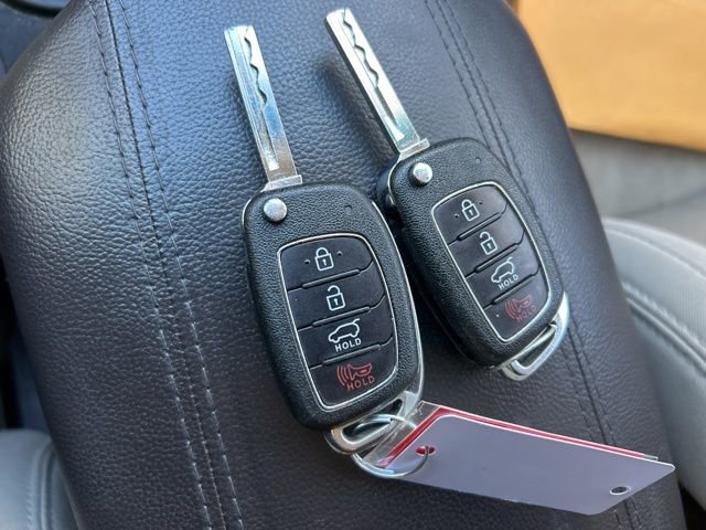 Used 2017 Hyundai Santa Fe Sport image 17