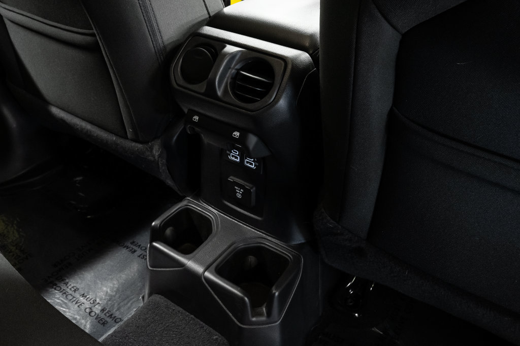 Used 2023 Jeep Wrangler Unlimited Rubicon AWD/4WD image 39