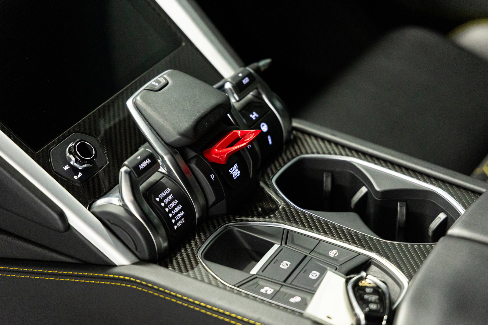 Used 2021 Lamborghini Urus AWD/4WD image 26