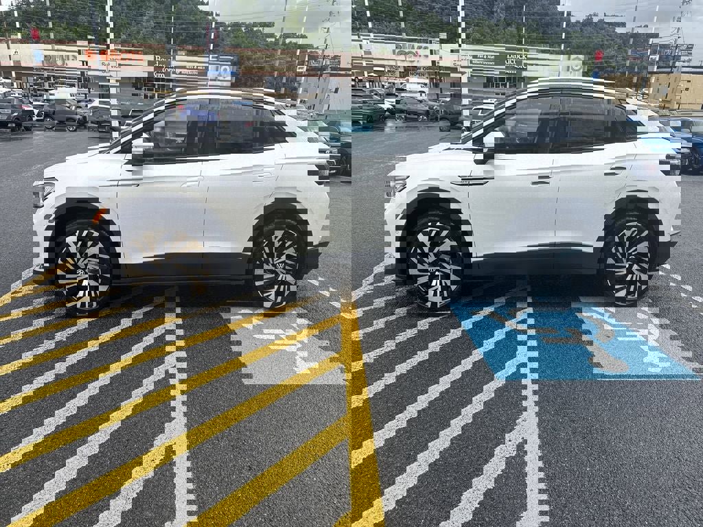 New 2025 Volkswagen ID.4 Pro S Plus image 3