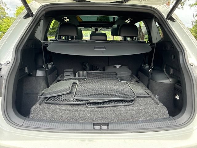Used 2022 Volkswagen Tiguan SE R-Line FWD image 17