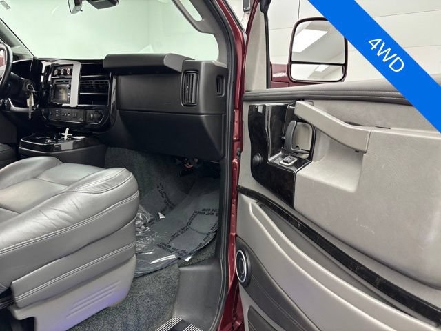 Used 2020 Chevrolet Express 2500 Extended w/ Enhanced Convenience Package RWD image 19