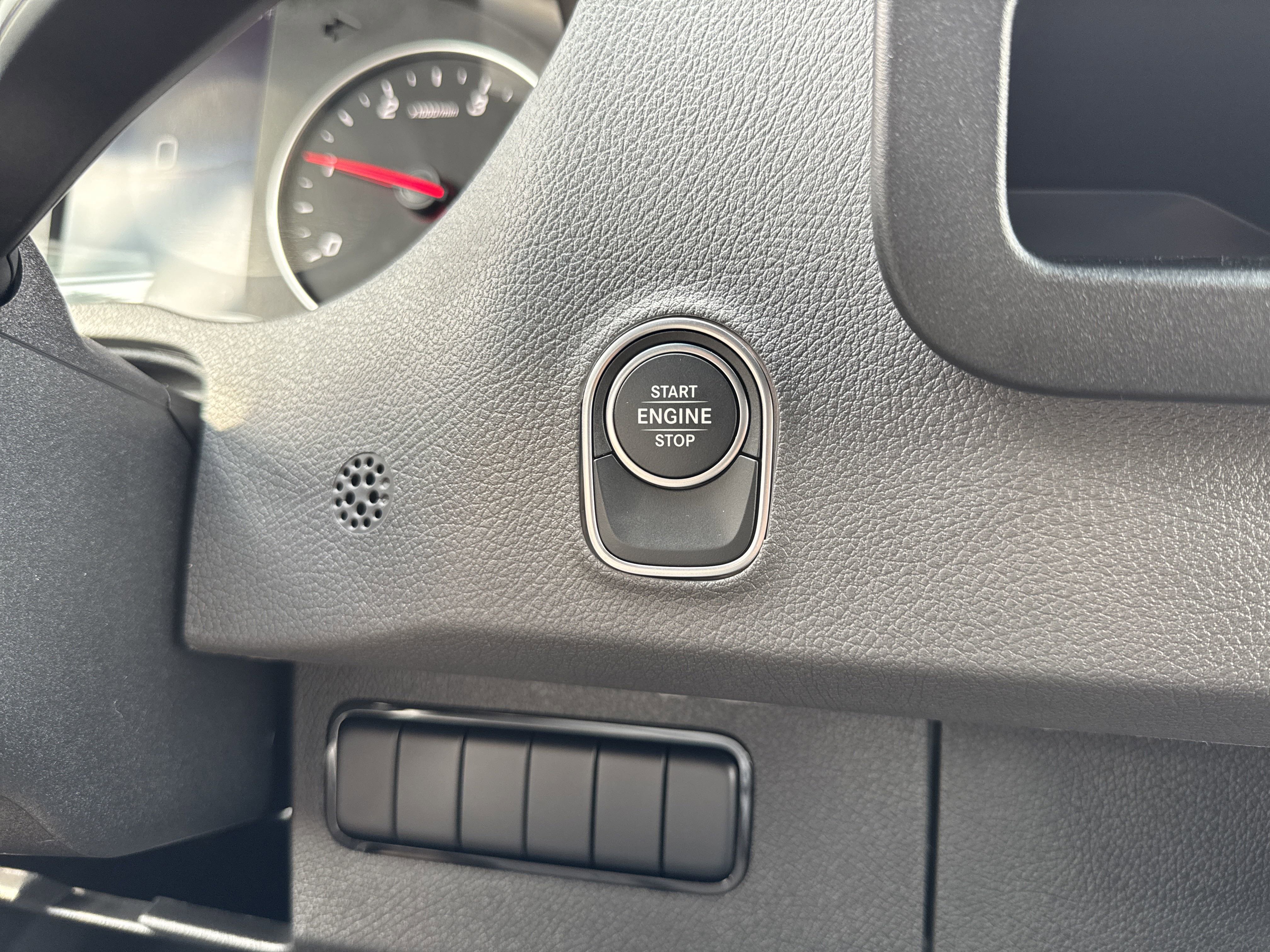 New 2025 Mercedes-Benz Sprinter 2500 image 13