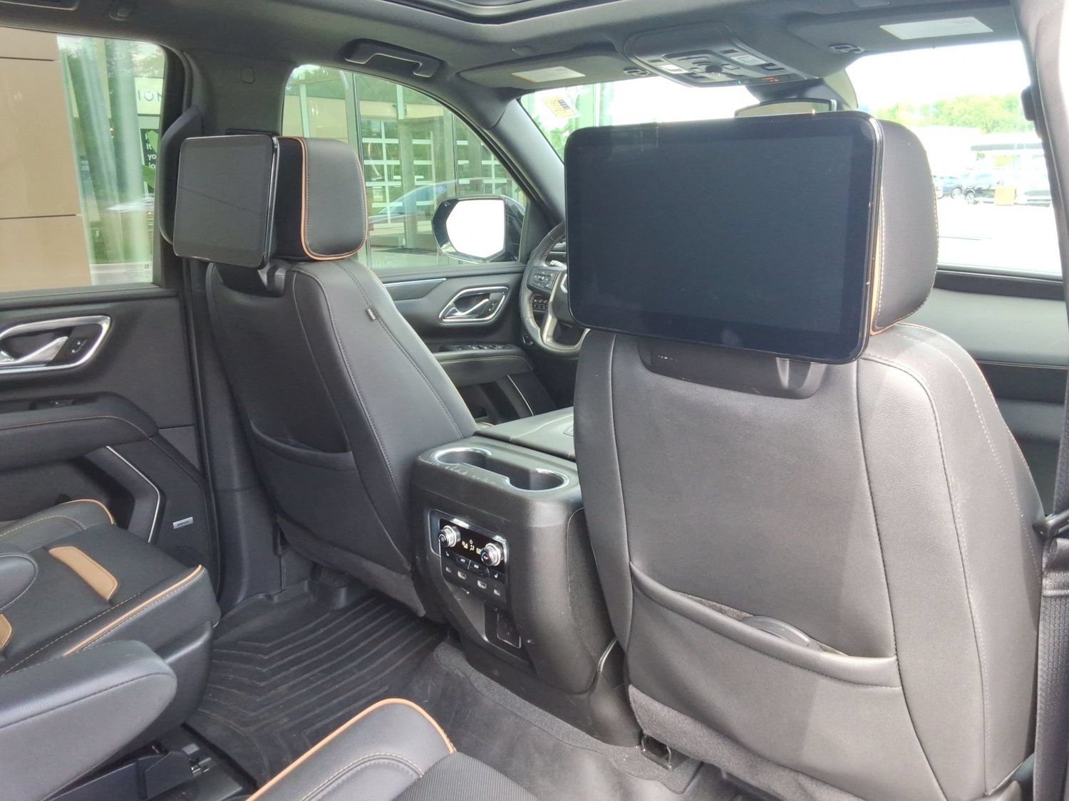 Used 2023 GMC Yukon AT4 w/ AT4 Premium Package AWD/4WD image 36