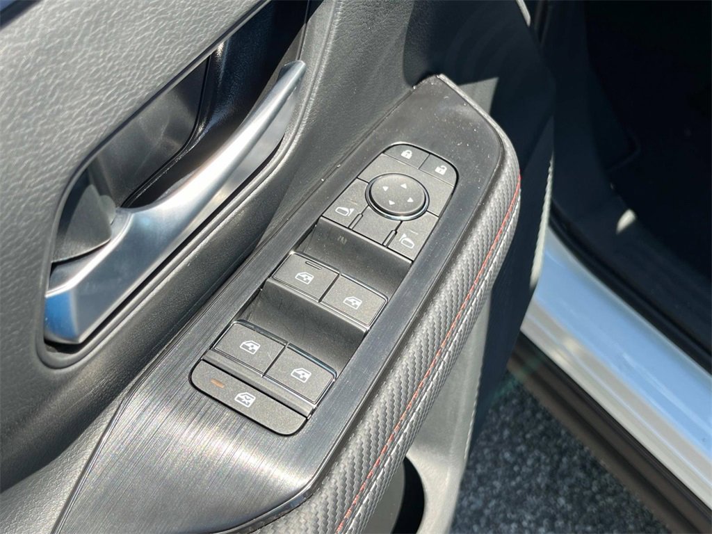 New 2025 Nissan Kicks SR image 25