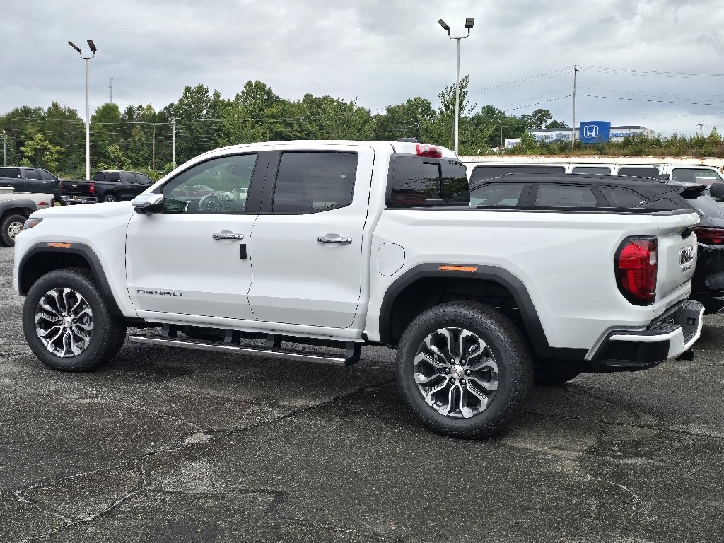 New 2026 GMC Canyon Denali image 9