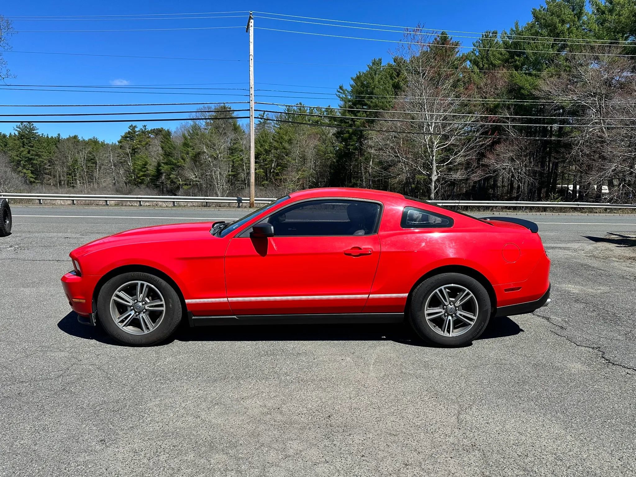Used 2012 Ford Mustang Premium RWD image 5