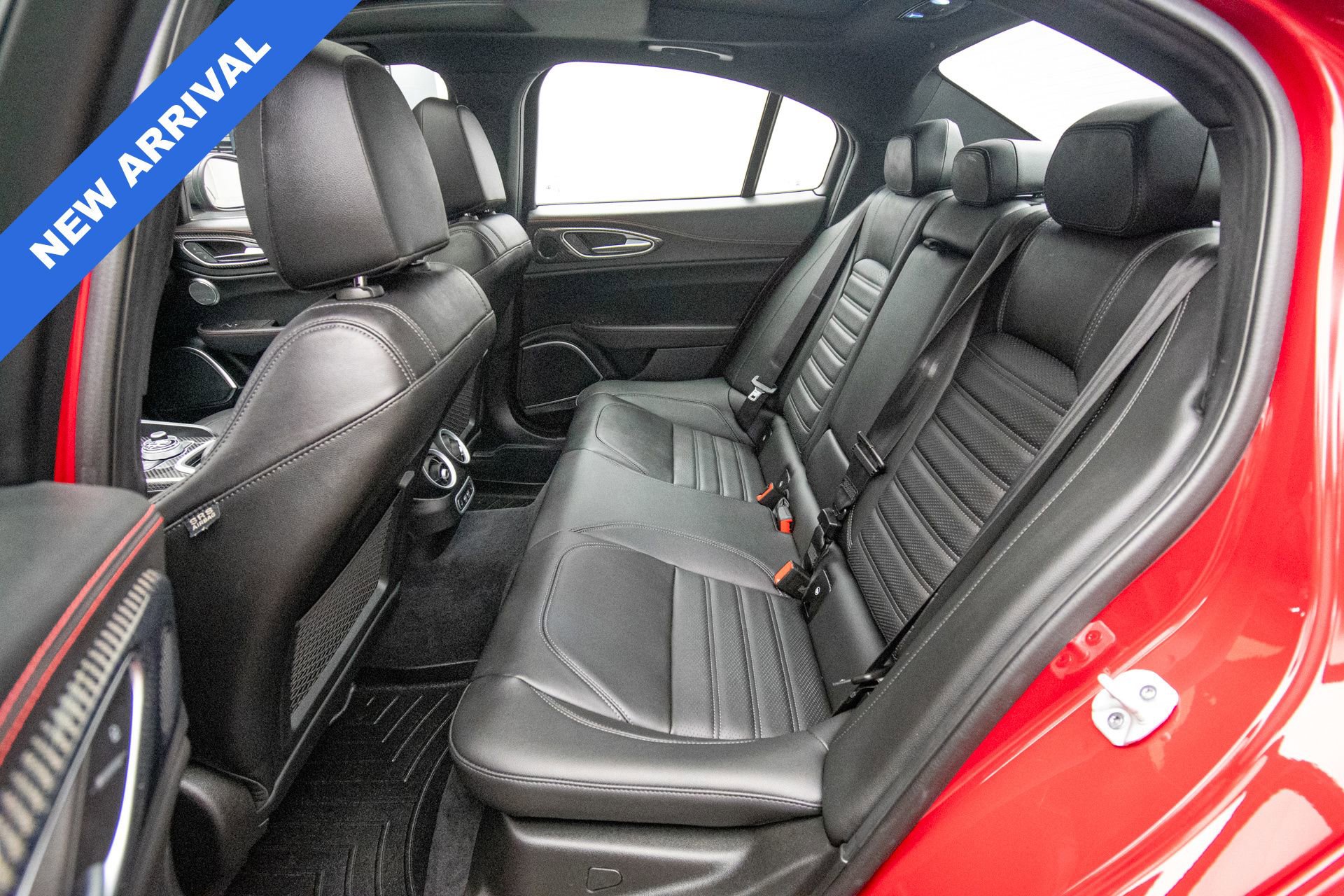 Used 2023 Alfa Romeo Giulia Estrema image 16