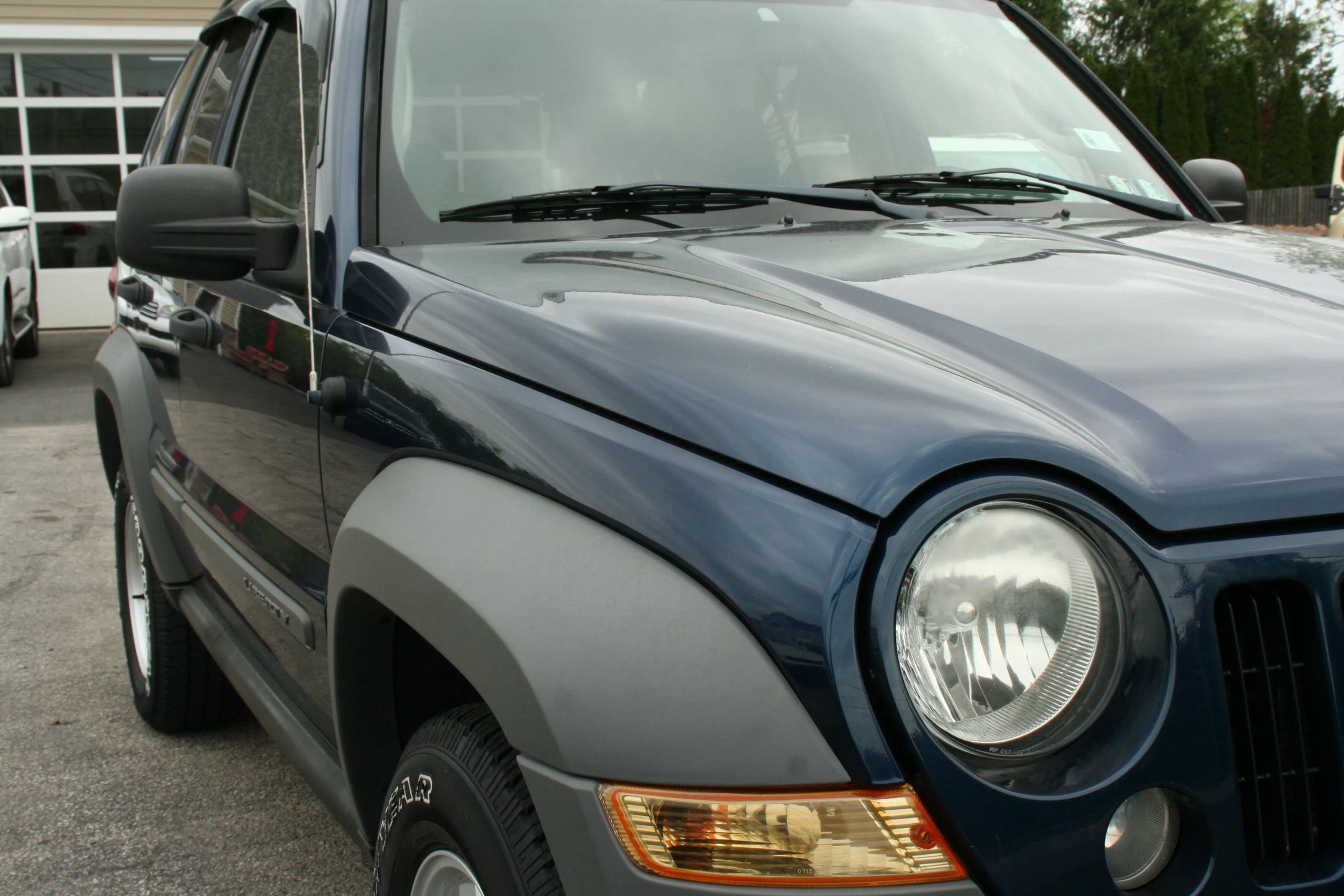 Used 2005 Jeep Liberty Sport AWD/4WD image 19